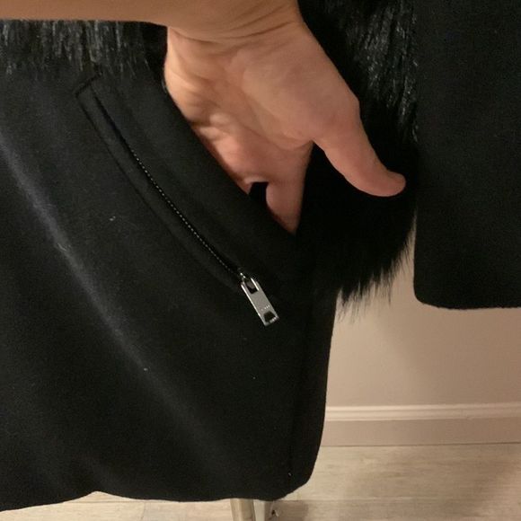 Donna Karan New York Black Wool Coat with Faux Fur size estimate 4-6- Like New - Picture 12 of 16